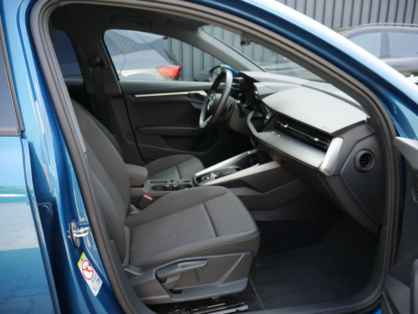 Audi A3 Sportback 40 TFSI e advanced NAVI AHK LED Bleu - 2