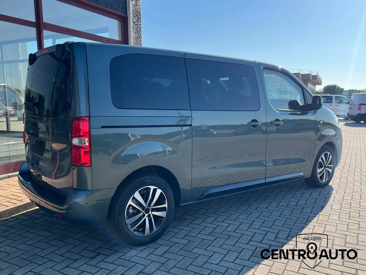 Peugeot Traveller 2026