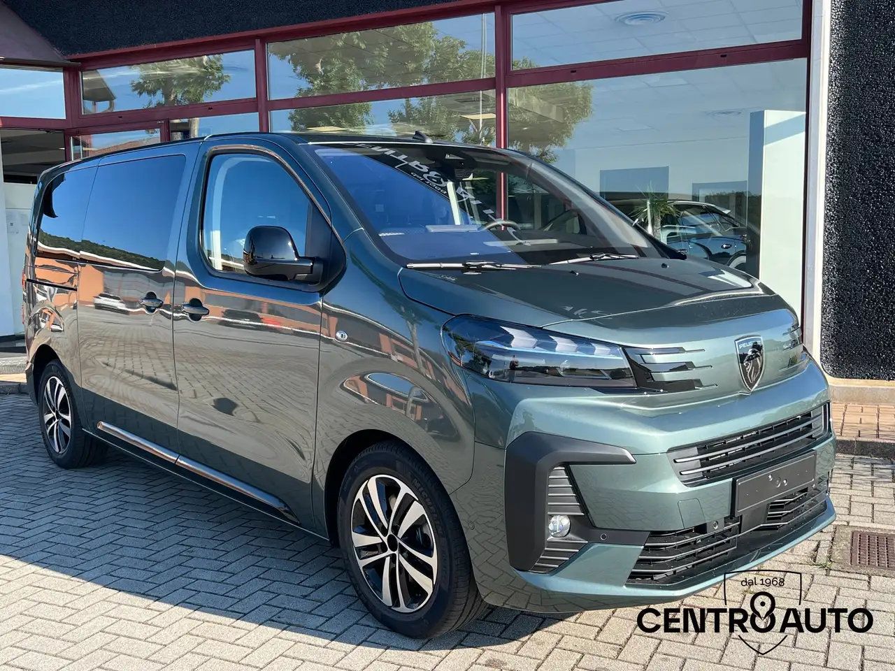 Peugeot Traveller 2026 — фото 14