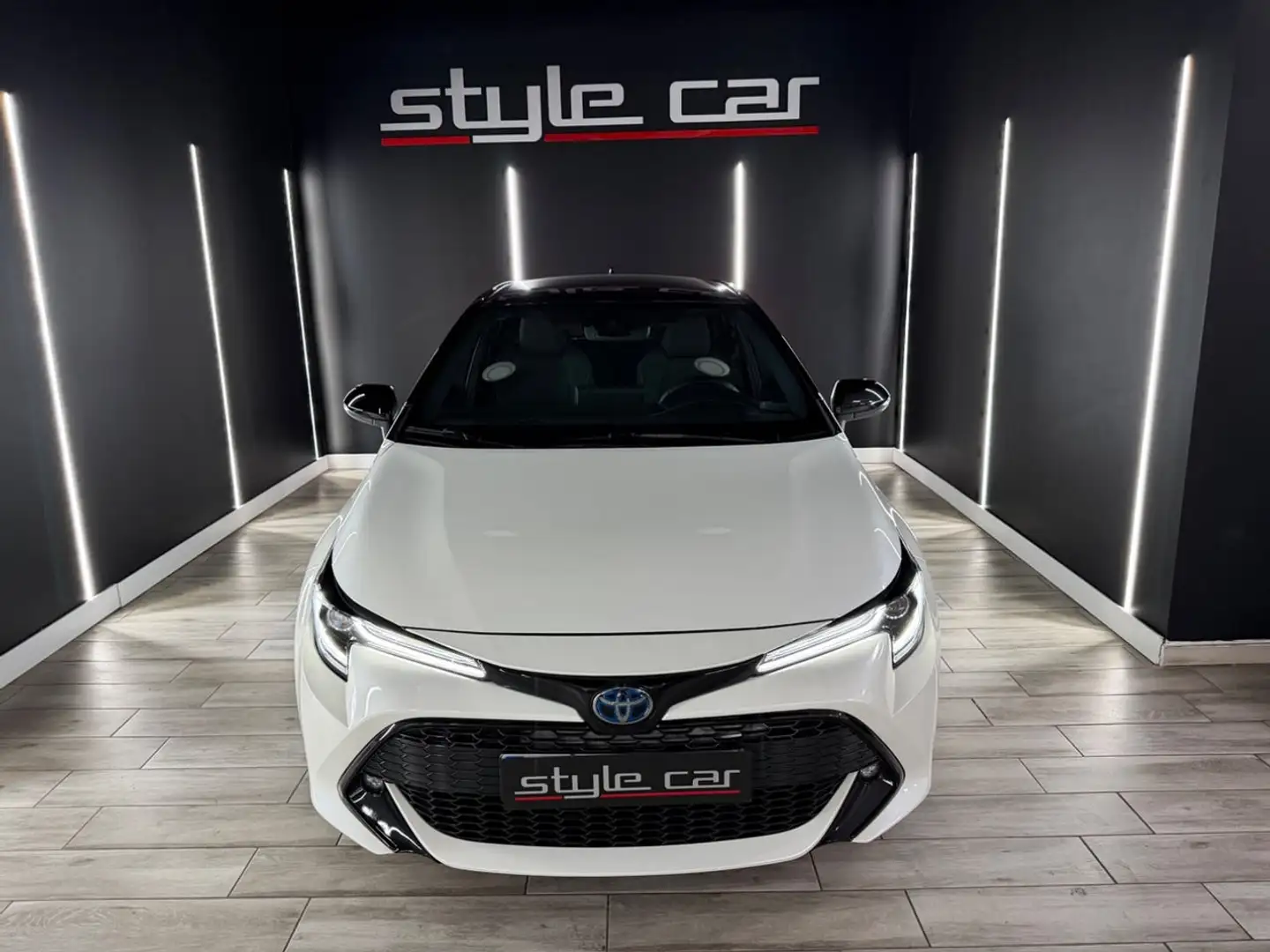 Toyota Corolla 2.0 180H FEEL ECVT Blanco - 2