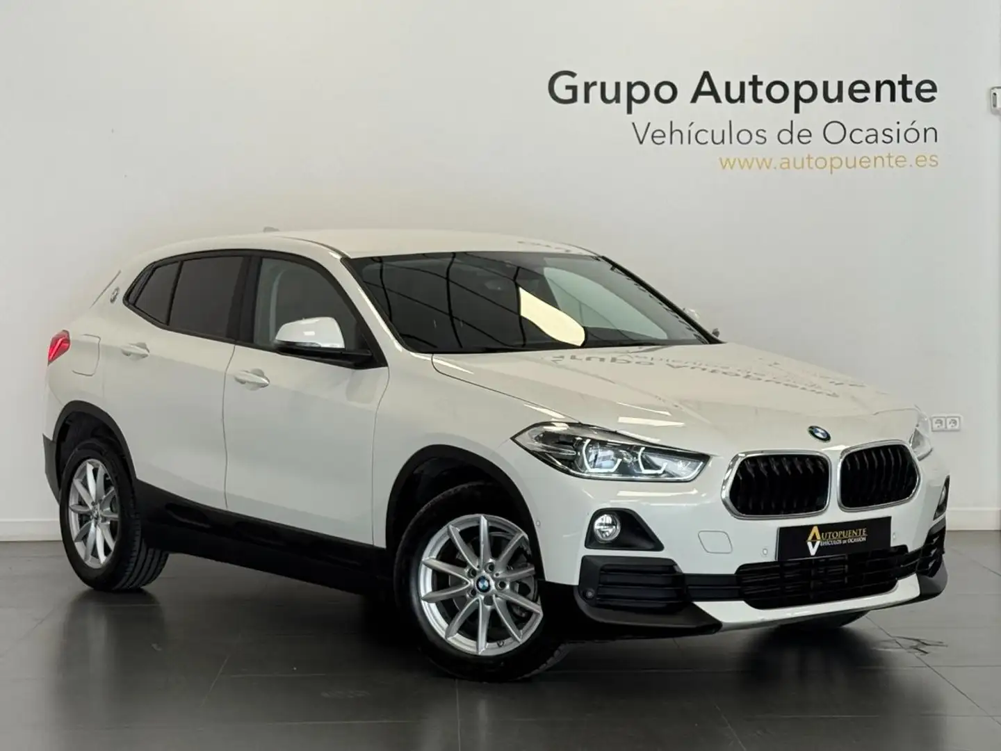 BMW X2 sDrive 18dA Blanc - 1