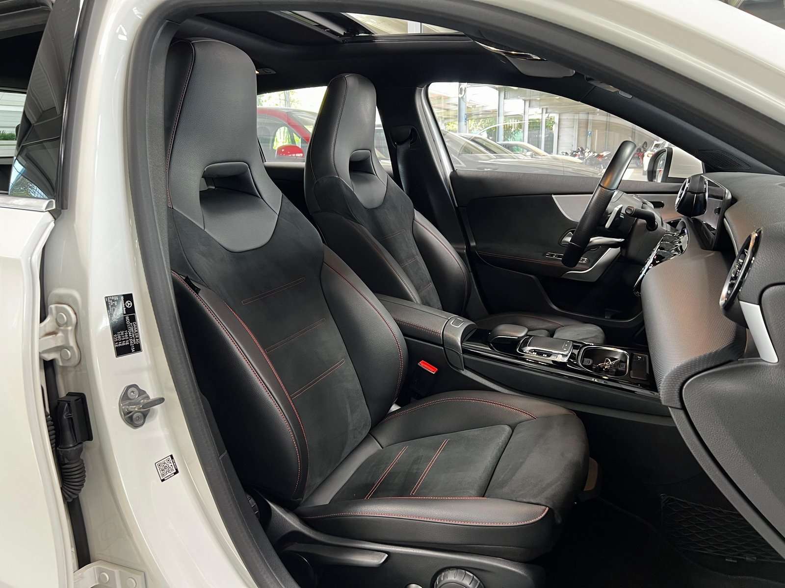 Mercedes-Benz A 220