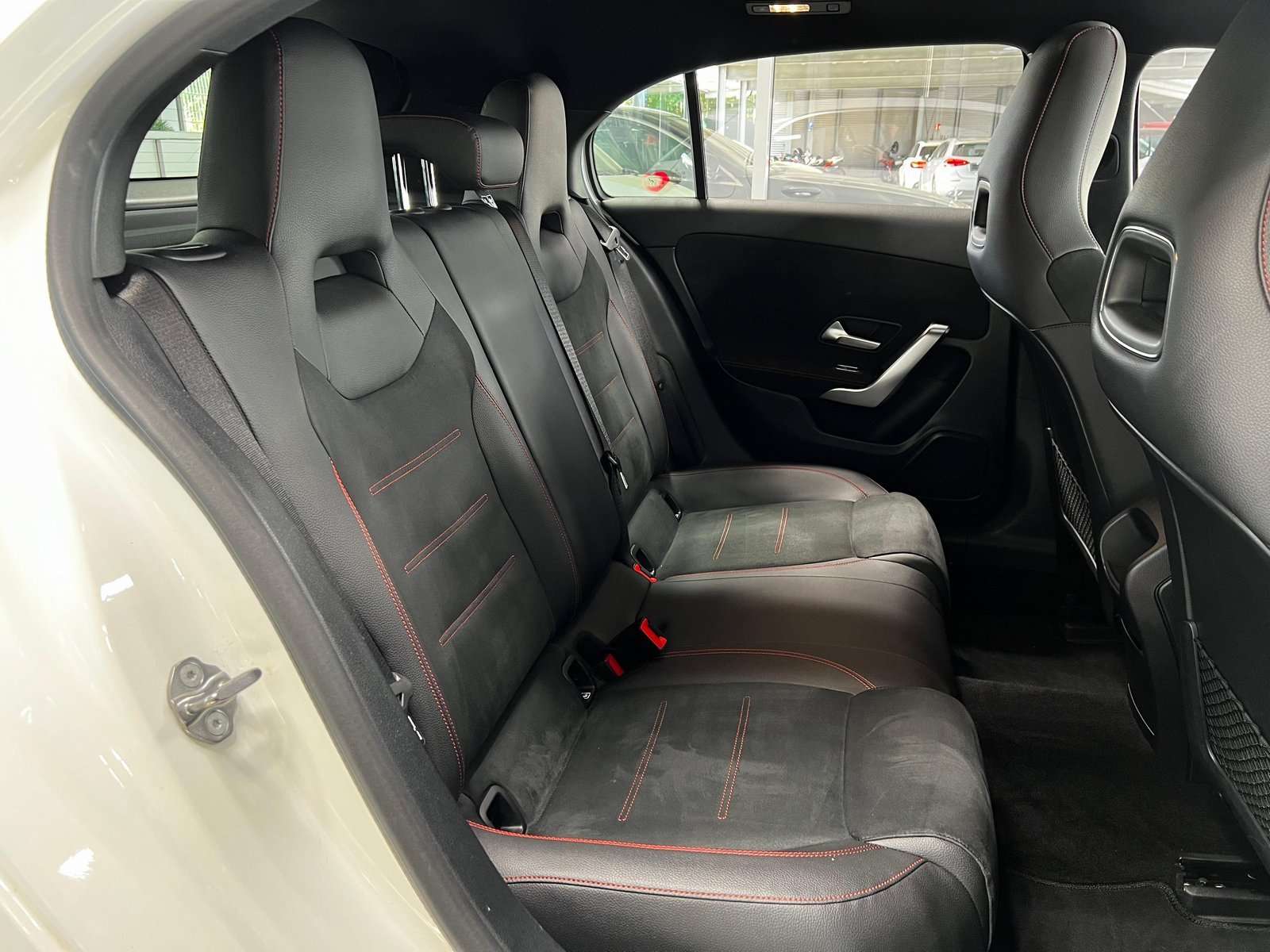 Mercedes-Benz A 220