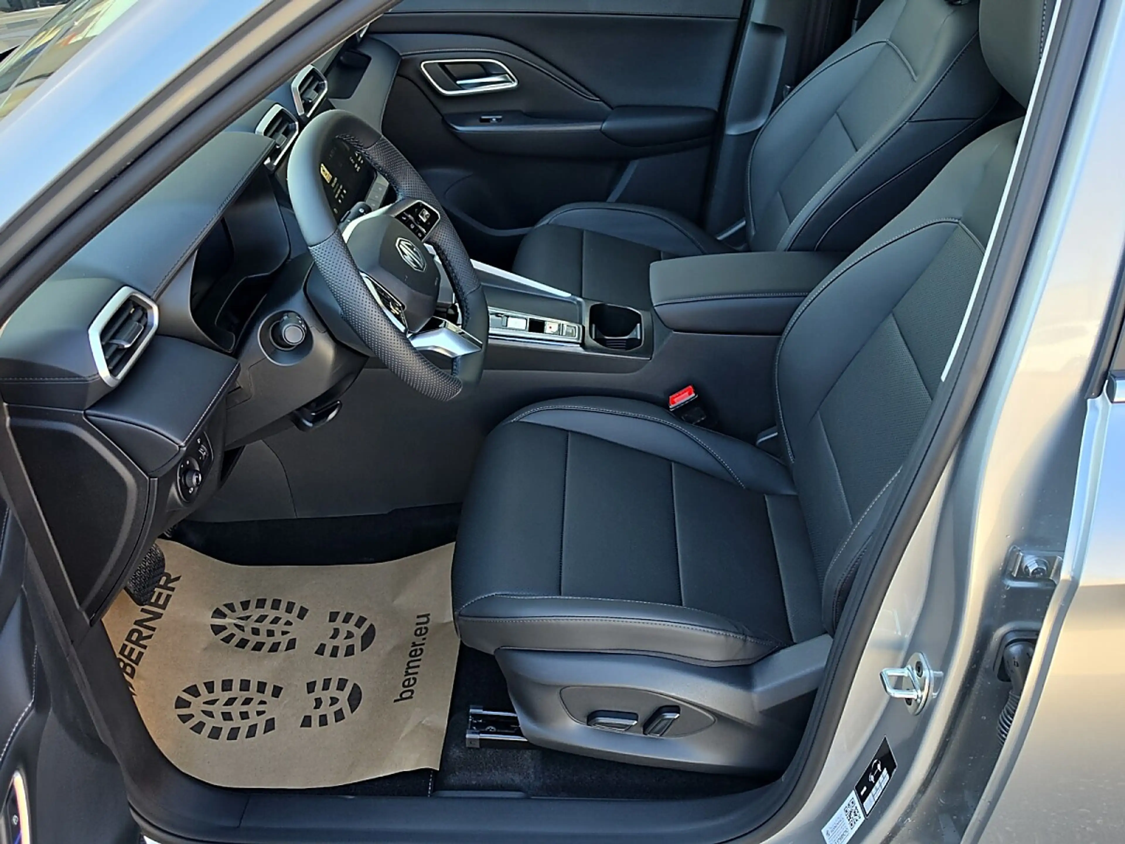 MG ZS 1.5 Hybrid+ Luxury *Winterkompletträder kostenlos* — photo 9