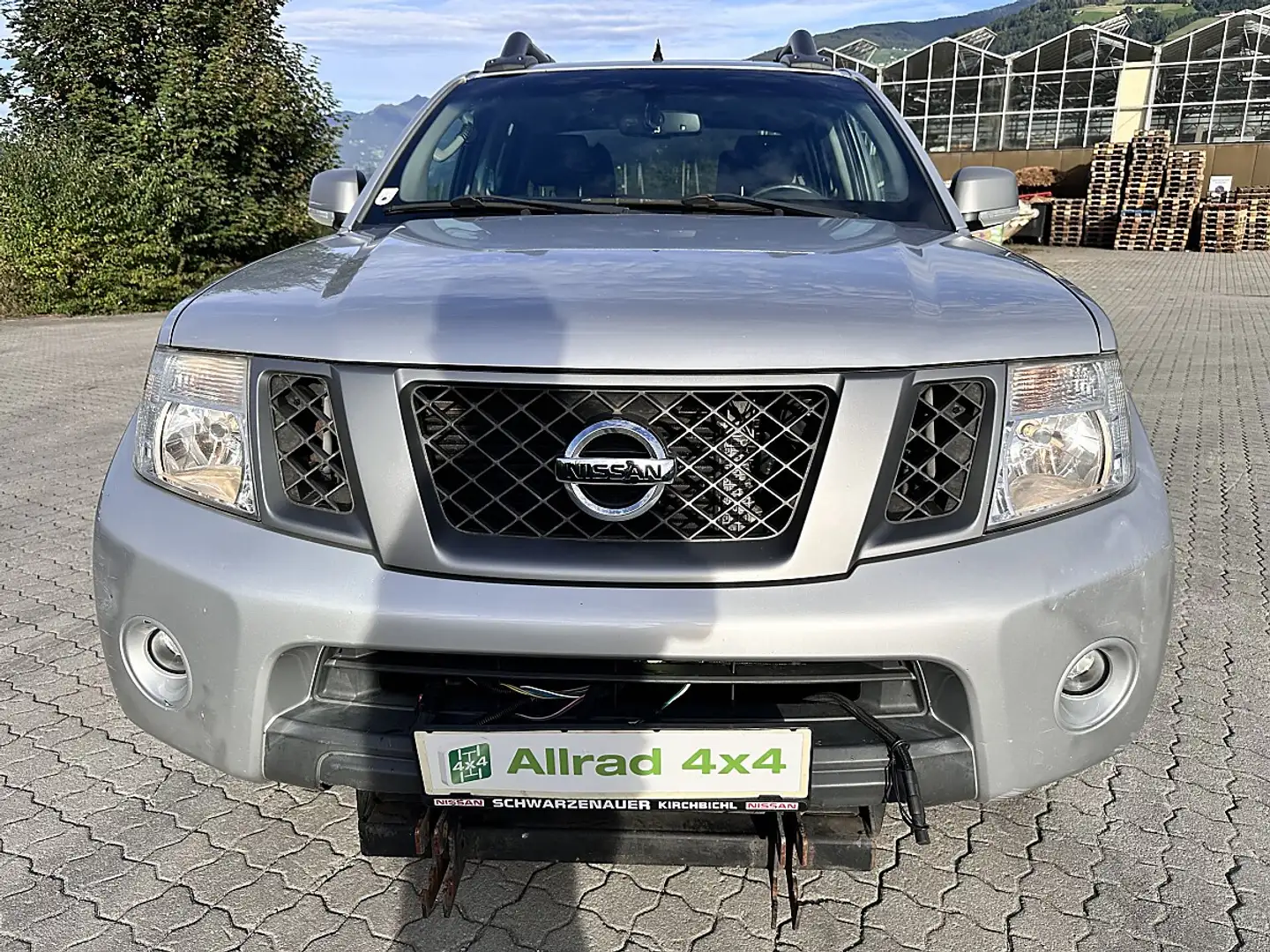 Nissan Navara Navara Platinum Evo 2,5 dCi 4x4 Aut. Grau - 2