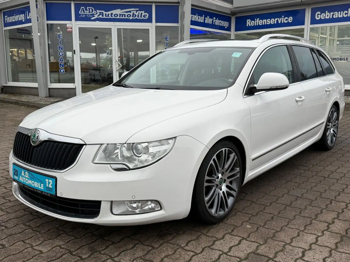 Skoda Superb Combi Elegance/Pano/Sitzbelüftung/Tempo Weiß - 1