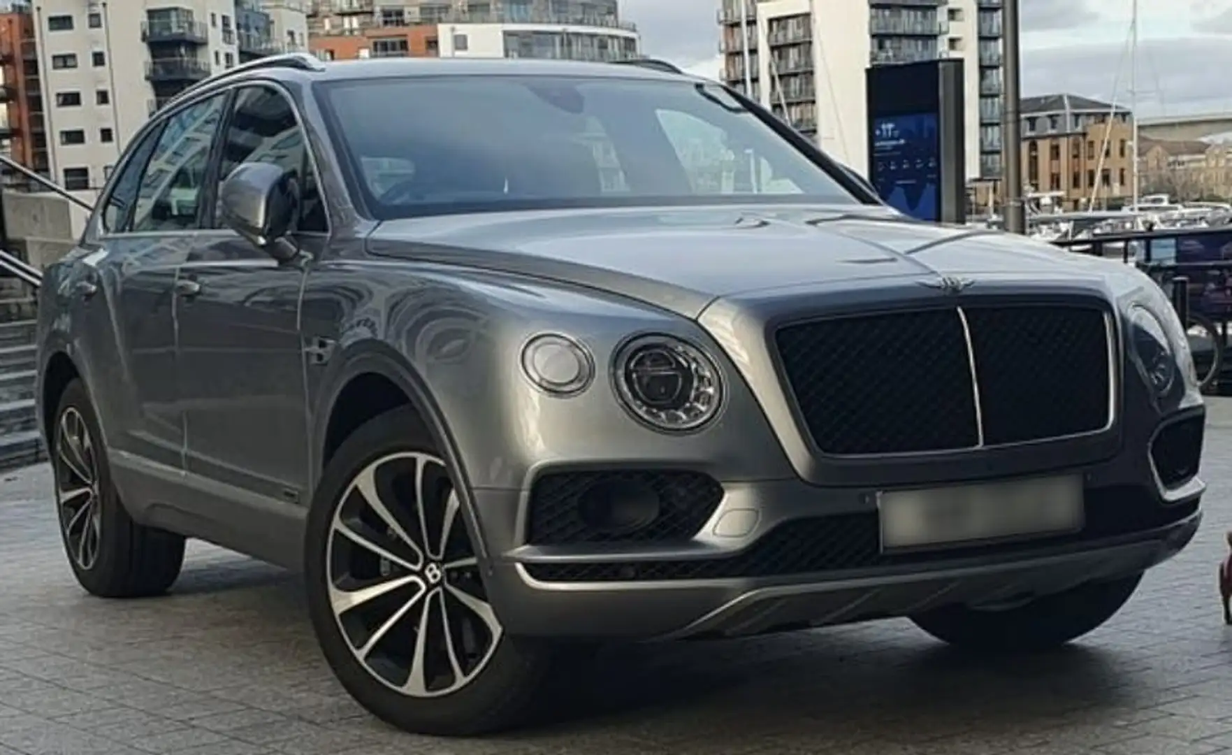 Bentley Bentayga 6.0 Gri - 2