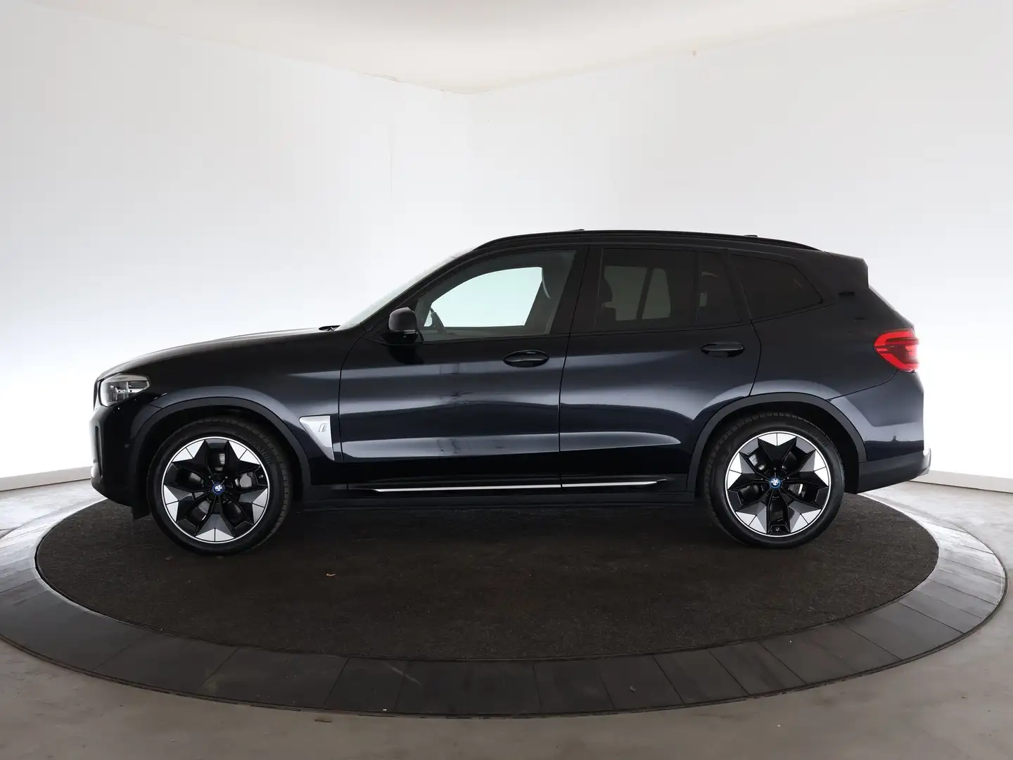 BMW iX3 High Executive 80 kWh | SoH 99,79% | Shadowline | Noir - 2