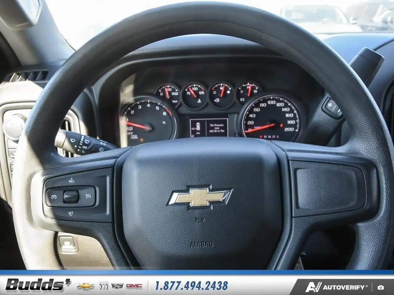 Chevrolet Silverado 1500 снимка Chevrolet Silverado 1500
