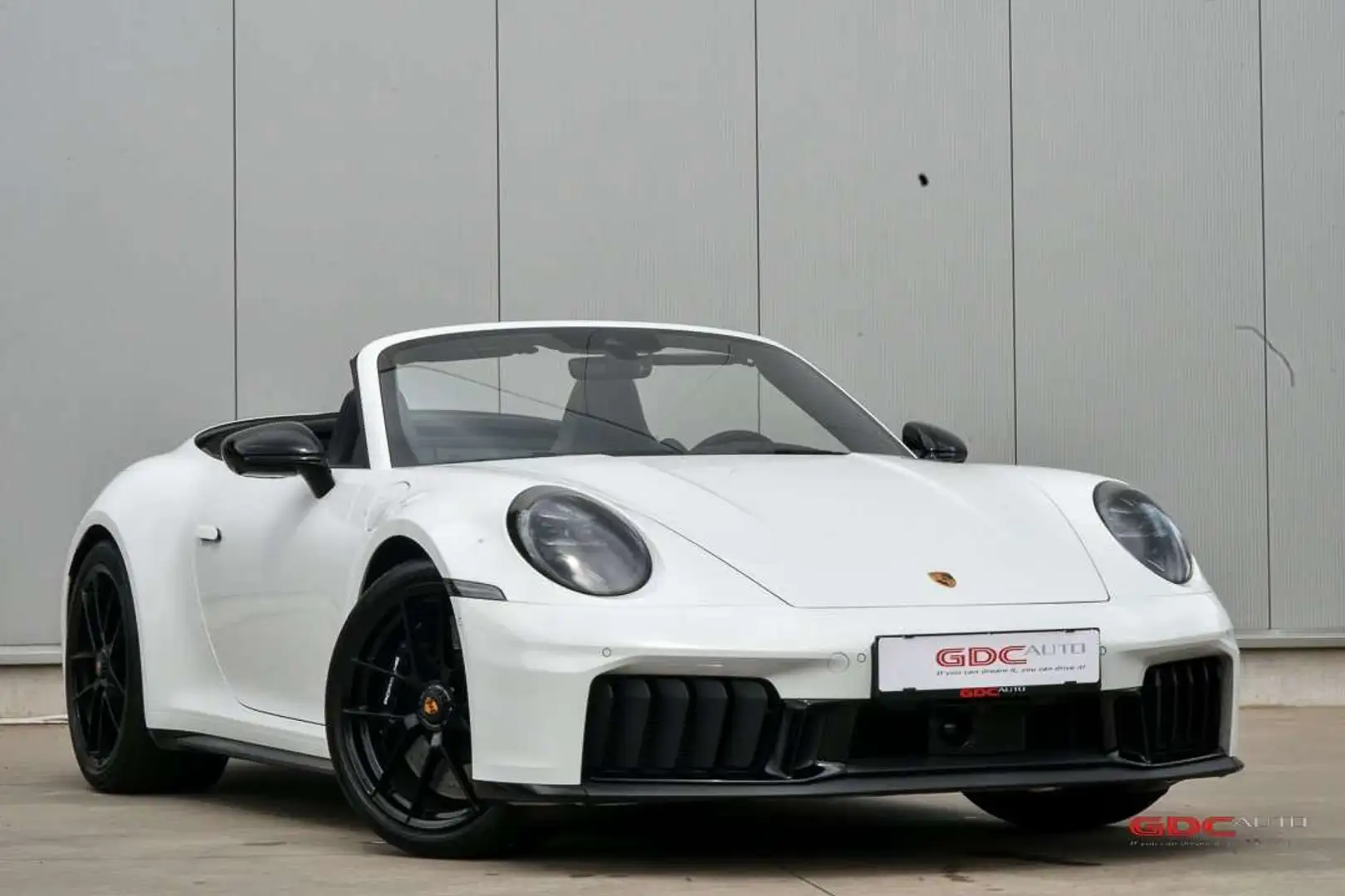 Porsche 992 992.2 l GTS C-cabrio l Sportdesign Pack l Bose Blanc - 1