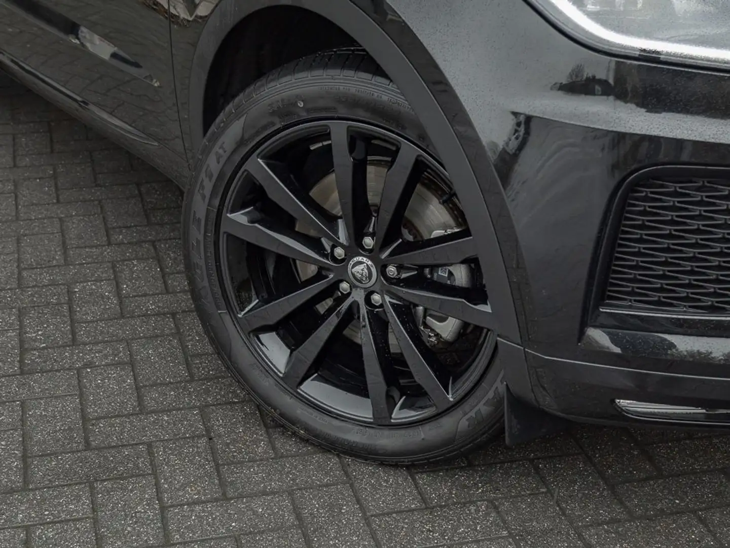 Jaguar E-Pace E-Pace P300e AWD R-Dynamic Black Noir - 2