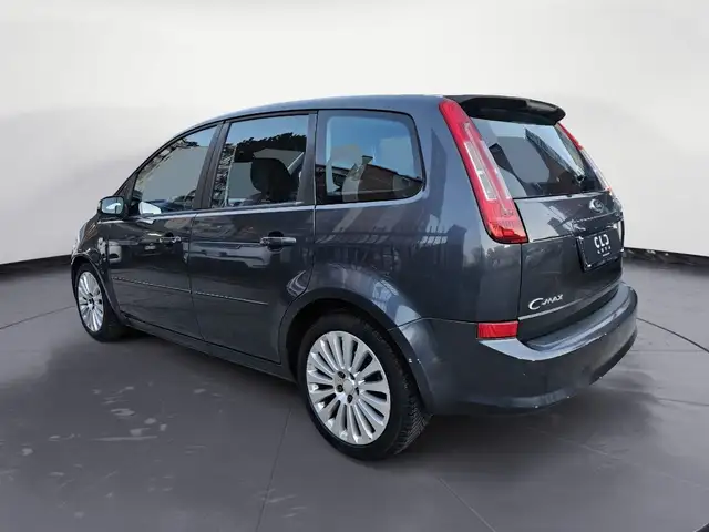 Ford C-Max view 5