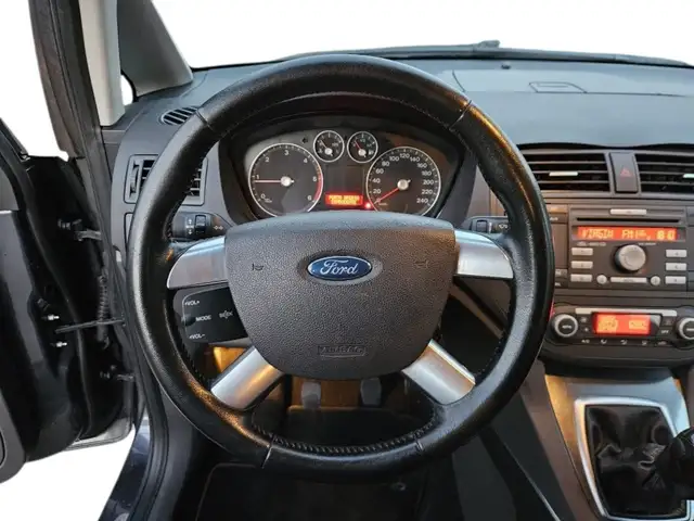 Ford C-Max view 12