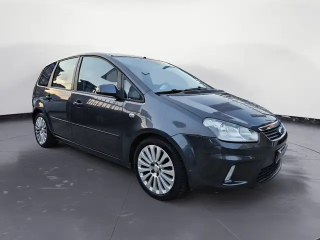 Ford C-Max view 2