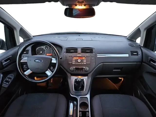 Ford C-Max view 8