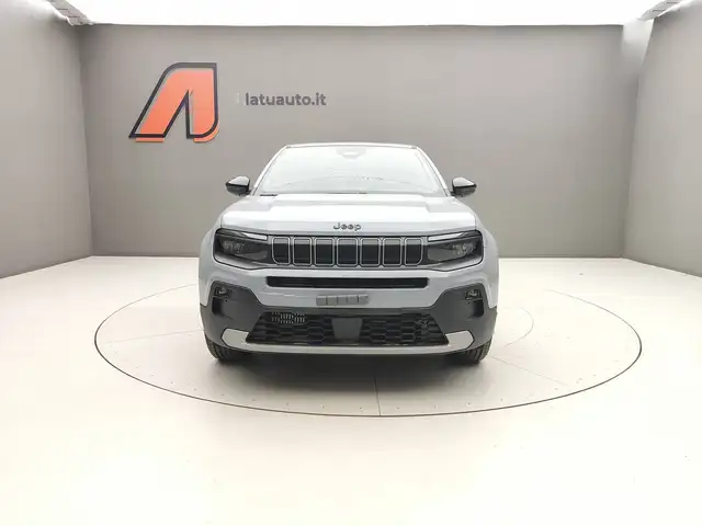 Jeep Avenger view 2