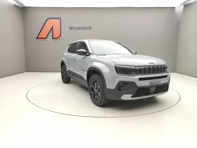 Jeep Avenger view 3