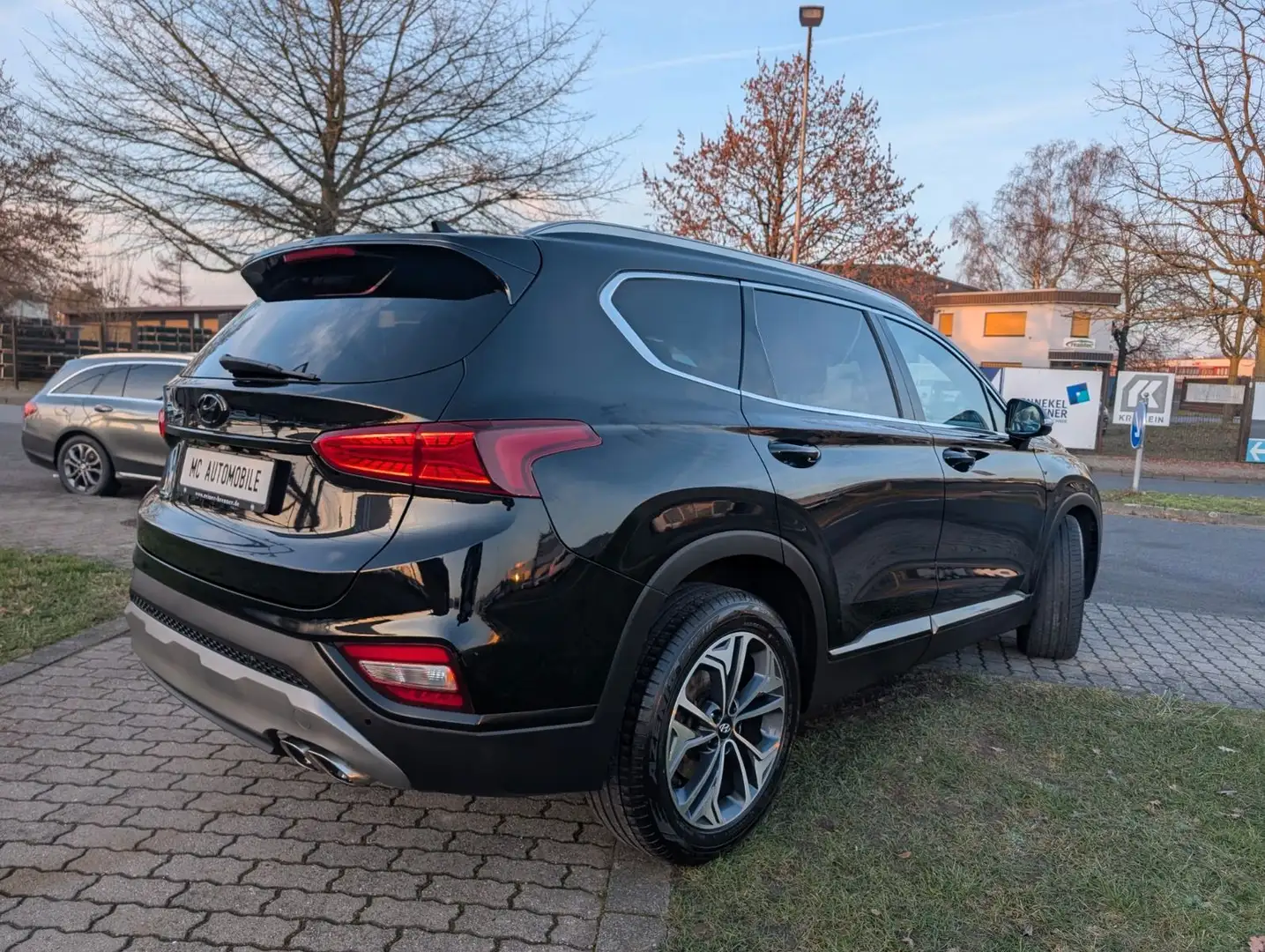 Hyundai SANTA FE Premium 4WD*AUTOMATIK*LEDER*KAMERA !! Schwarz - 2