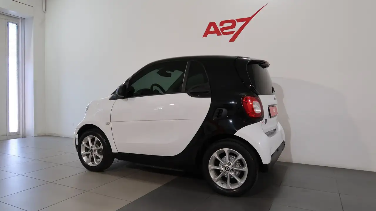 smart forTwo 2021 — фото 24