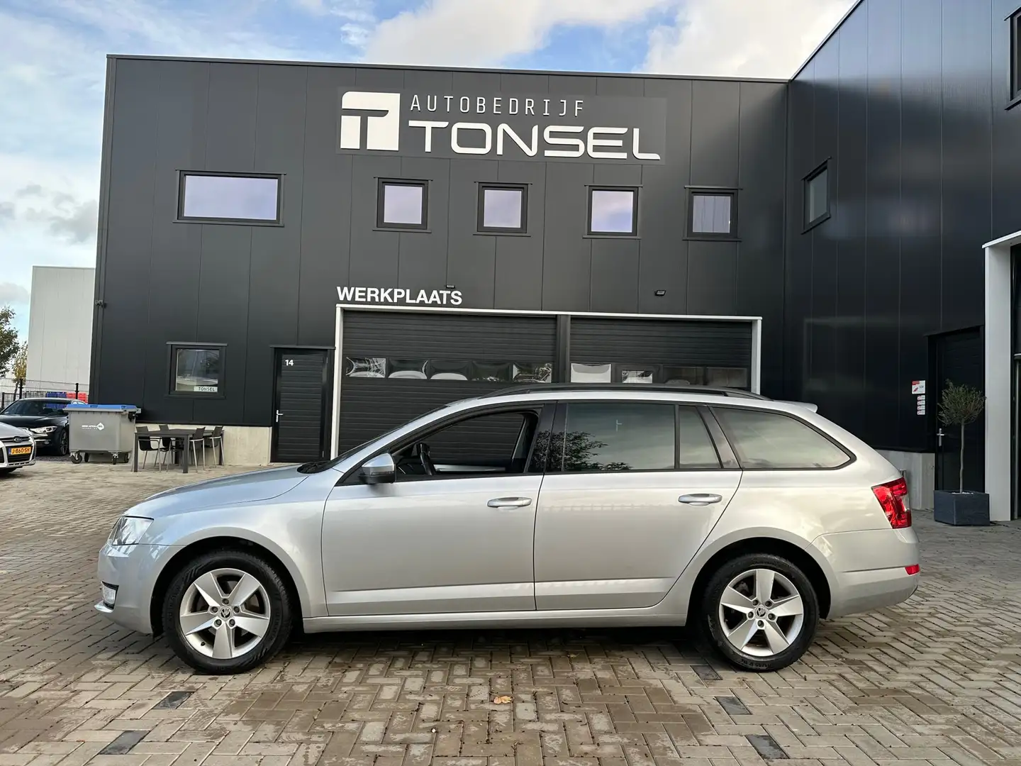 Skoda Octavia Combi 1.2 TSI Greentech Ambition Businessline / Na Grijs - 2