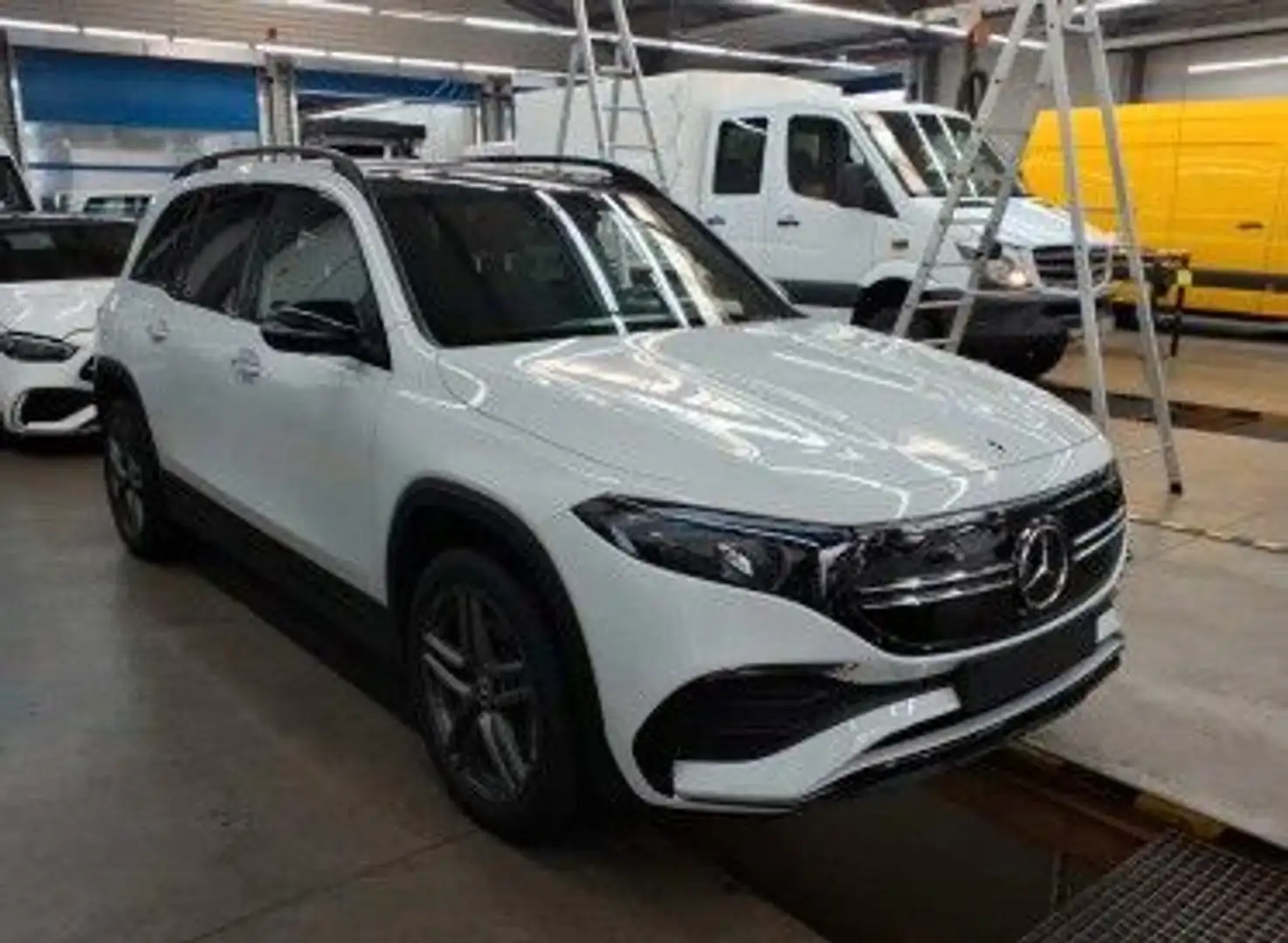 Mercedes-Benz EQB 350 4M AMG LINE*7SITZ*ACC*AHK*BURM*EINMALIG Weiß - 2