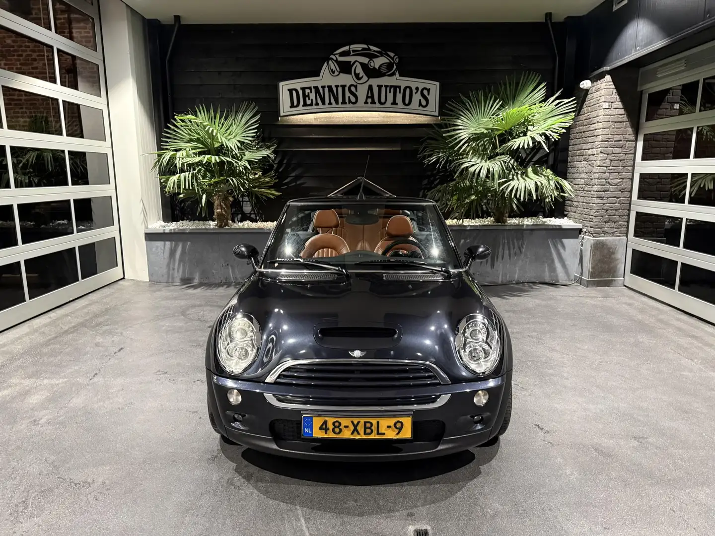 MINI Cooper S Cabrio Mini 1.6 Sidewalk Zwart - 2