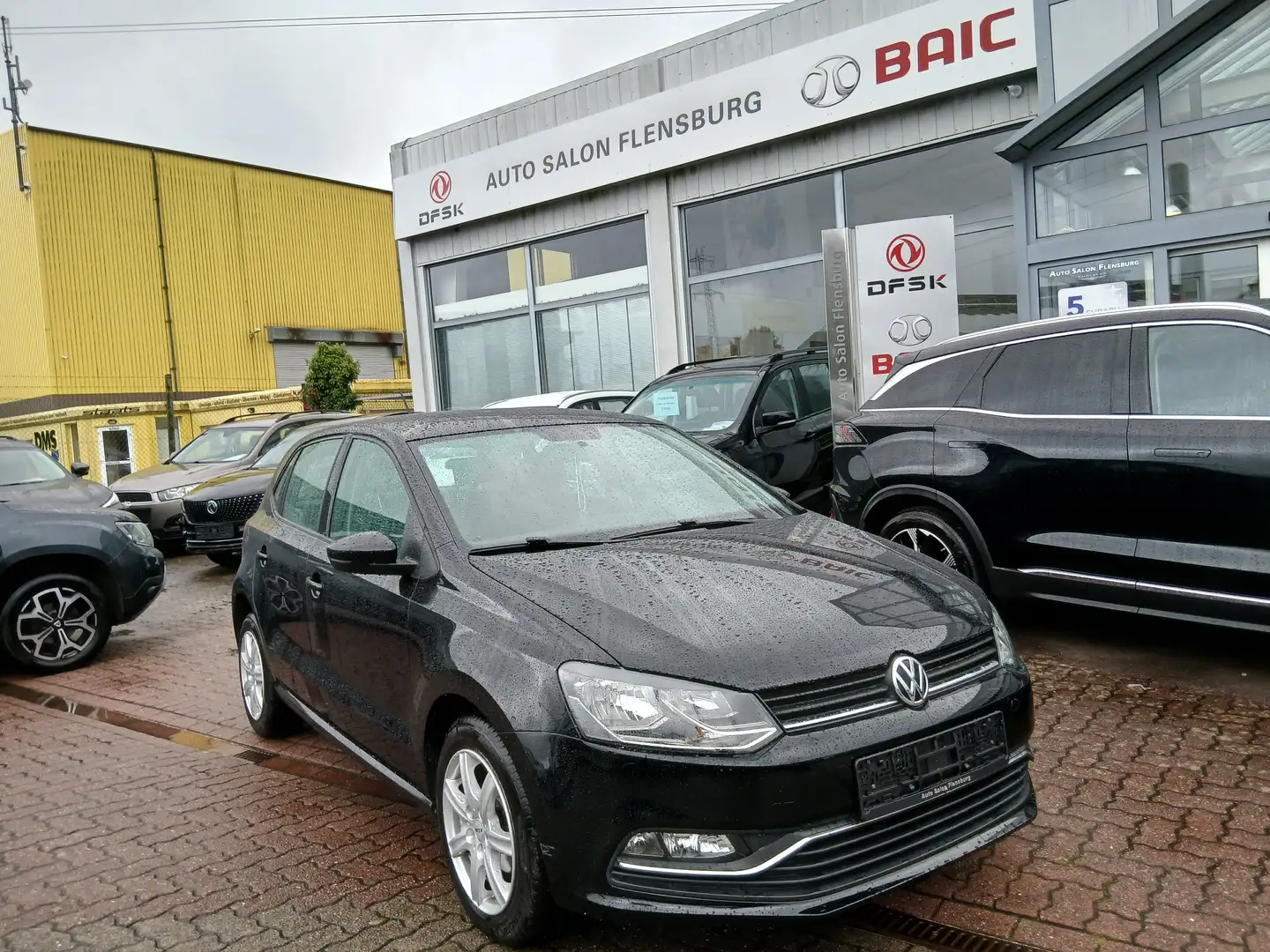 Volkswagen Polo Comfortline*1 Hand*Zahnriemen Neu*wenig Kilometer Schwarz - 1