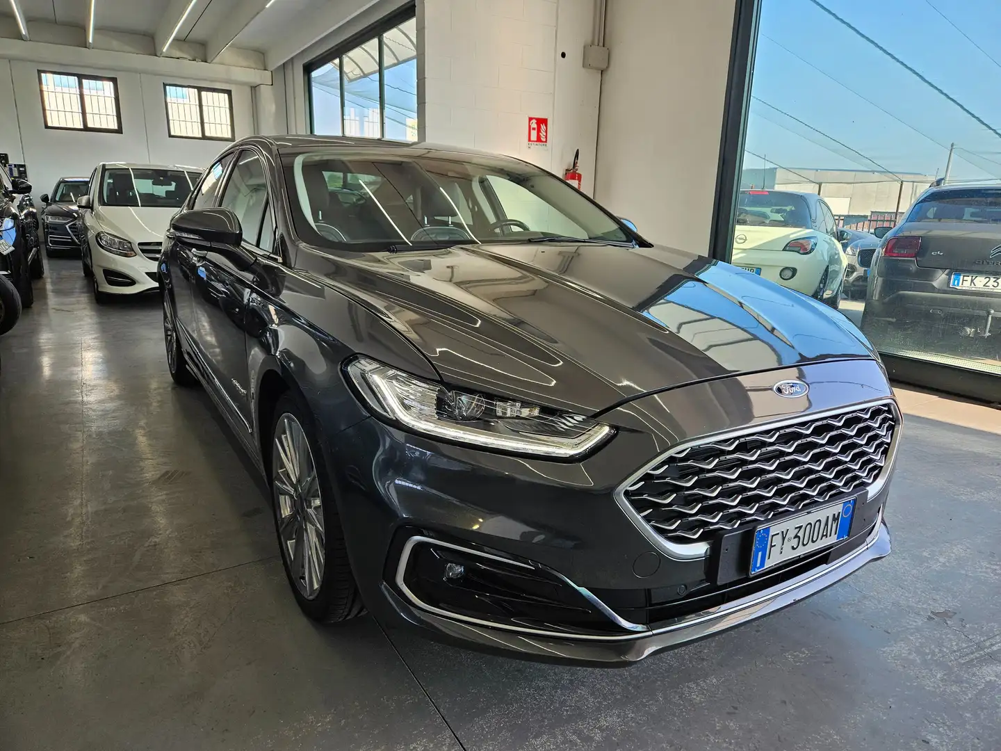 Ford Mondeo Mondeo IV 2015 Berlina 4p 2.0 hybrid Vignale ecvt Gris - 1