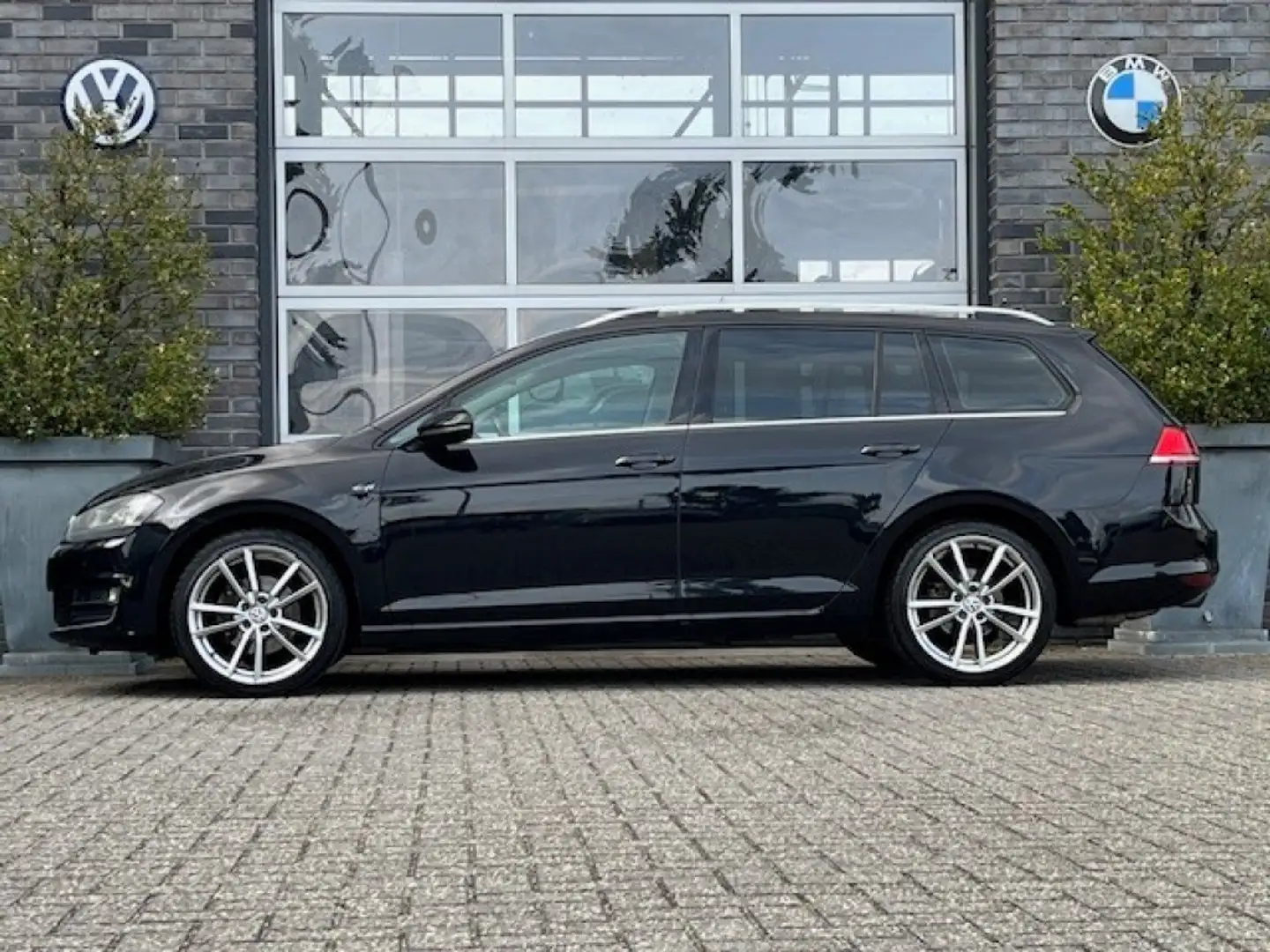 Volkswagen Golf Variant 1.4 TSI ACT HIGHLINE - SPORTST. - STOELV. - BI XEN Black - 2
