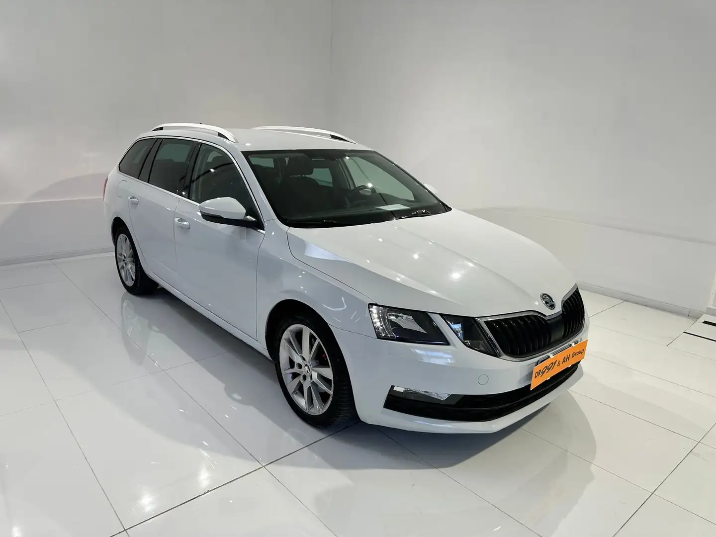 Skoda Octavia Octavia Wagon 1.5 g-tec Style130cv dsg METANO 2027 Blanc - 1