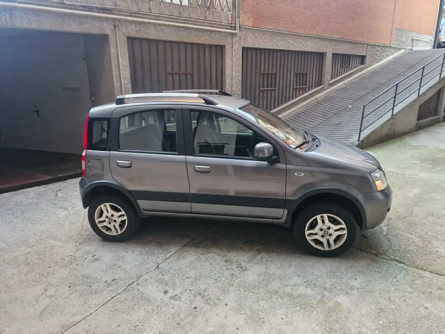 Fiat Panda Panda 1.3 mjt Climbing 4x4 75cv 86.000KM!!!! Gris - 2
