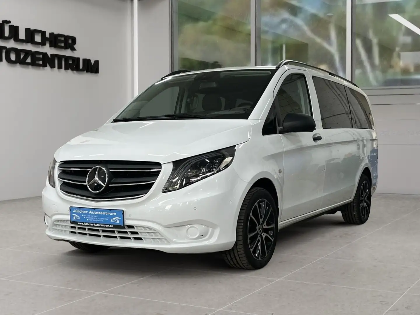 Mercedes-Benz Vito Tourer 116 CDI Edition lang Aut., 8-Sitzer Blanco - 1