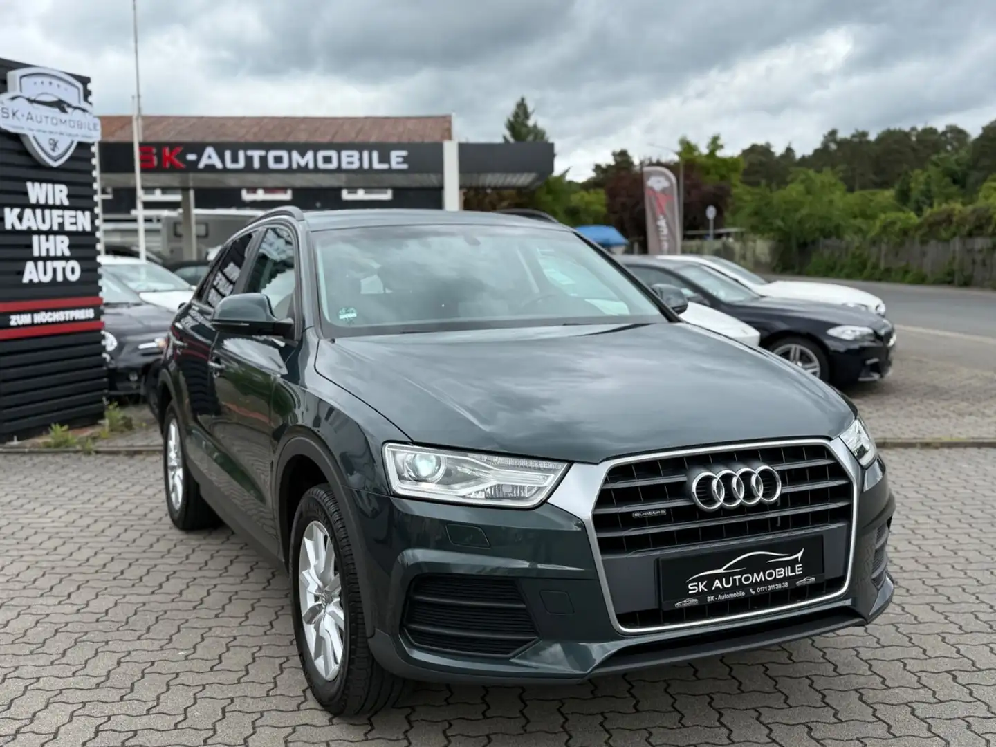 Audi Q3 quattro NAVI-Bi.XENON-LED-KEYLESS-AHK-SHZG Grün - 1