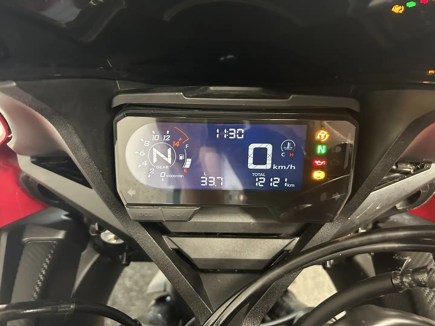Honda CBR 650 R Rouge - 2