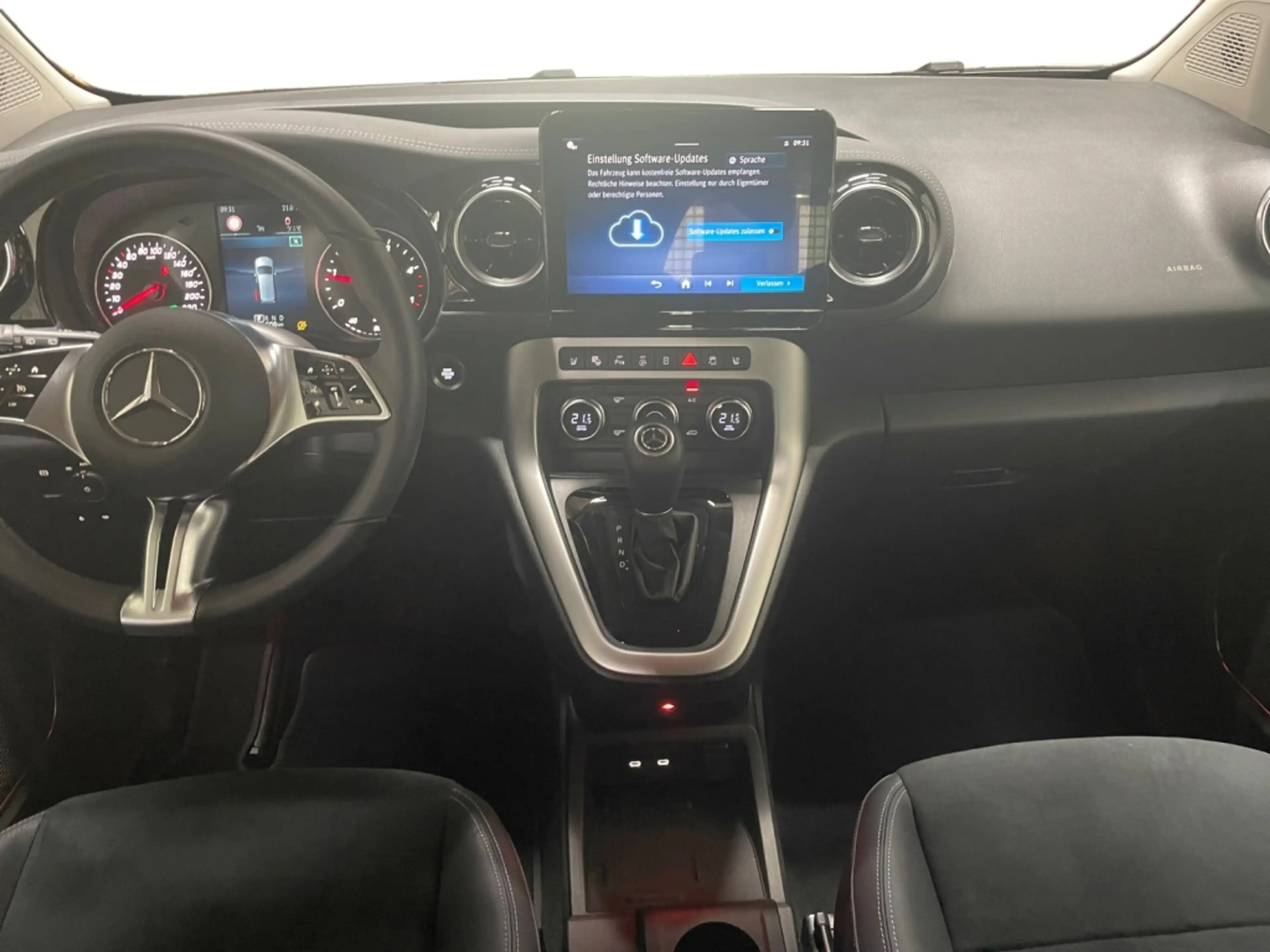Mercedes-Benz T-Class T 180 d Progressive EDITION+AHK+Navi+LED+Kamera — photo 12