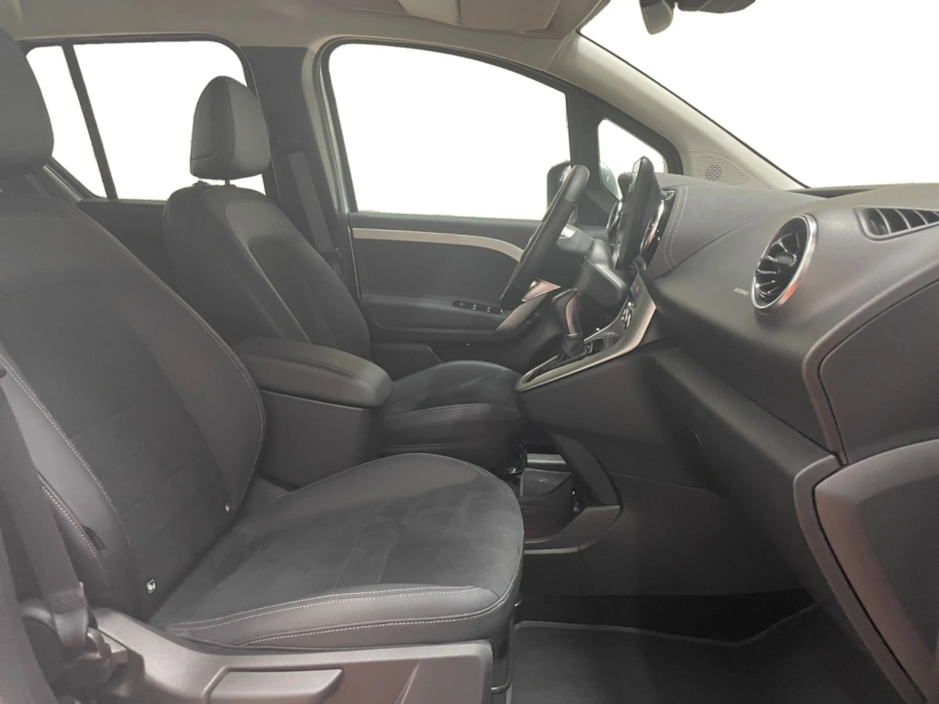 Mercedes-Benz T-Class T 180 d Progressive EDITION+AHK+Navi+LED+Kamera — photo 10