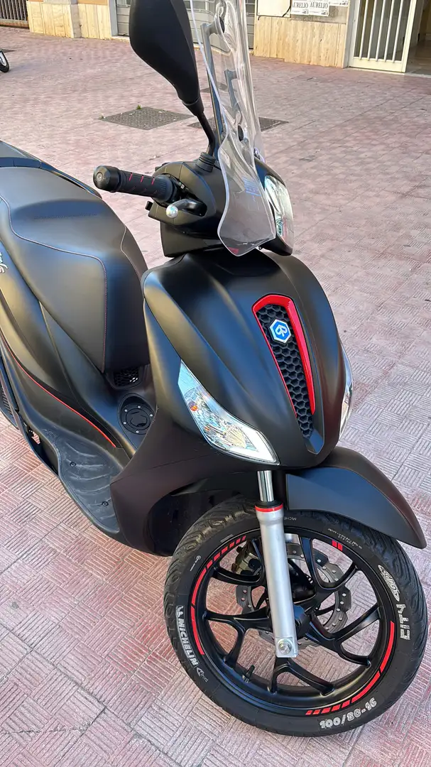 Piaggio Medley 125 S Negru - 1