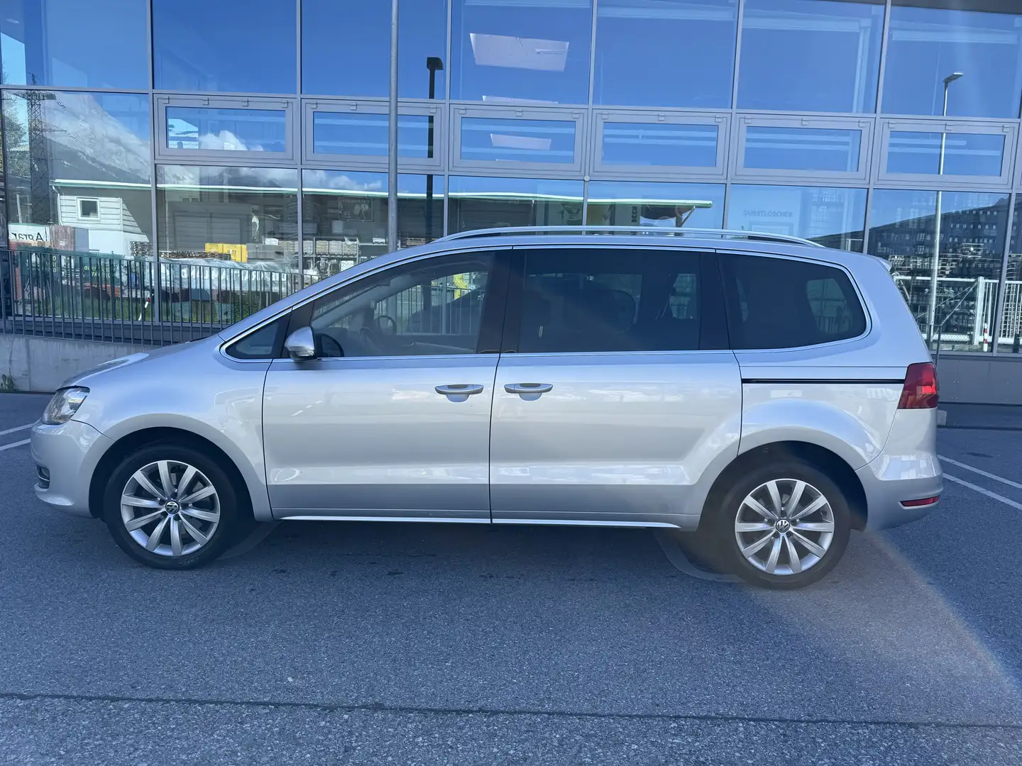 Volkswagen Sharan Highline BMT 2,0 TDI DPF DSG - 2