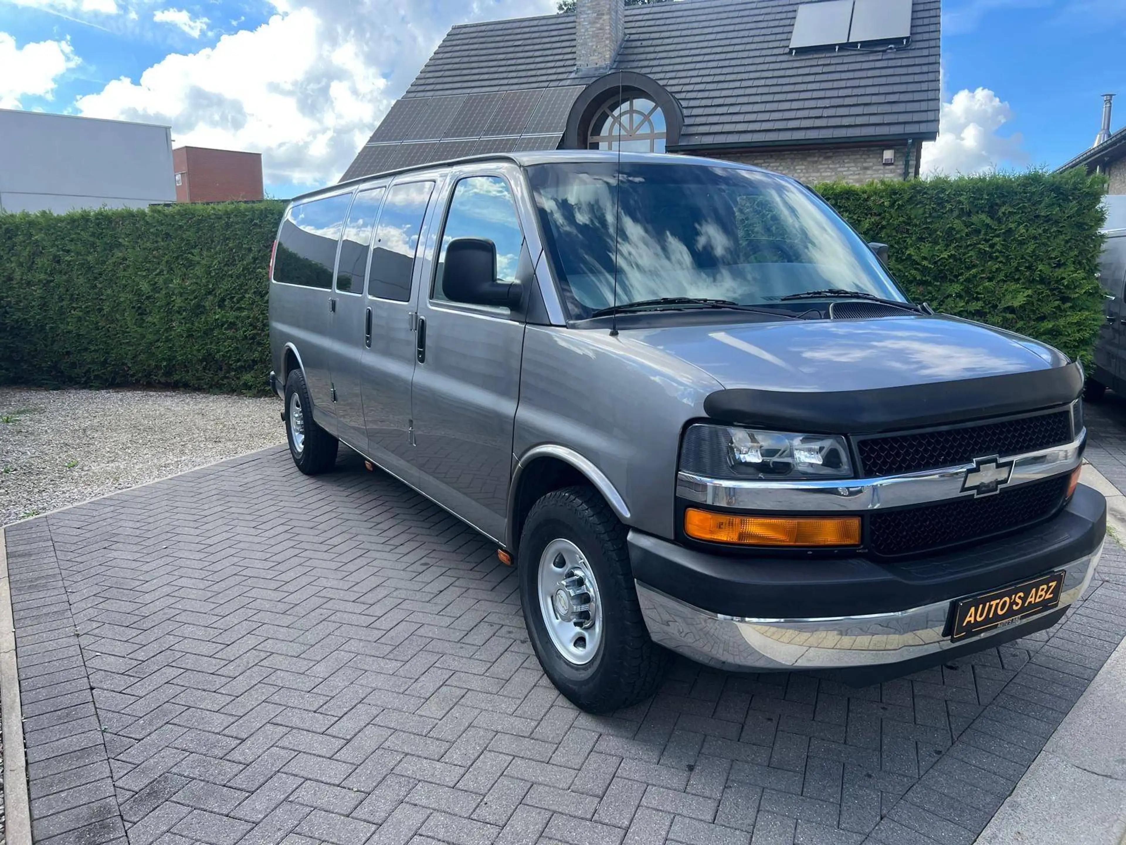 Chevrolet Express 3500 V8 — photo 6