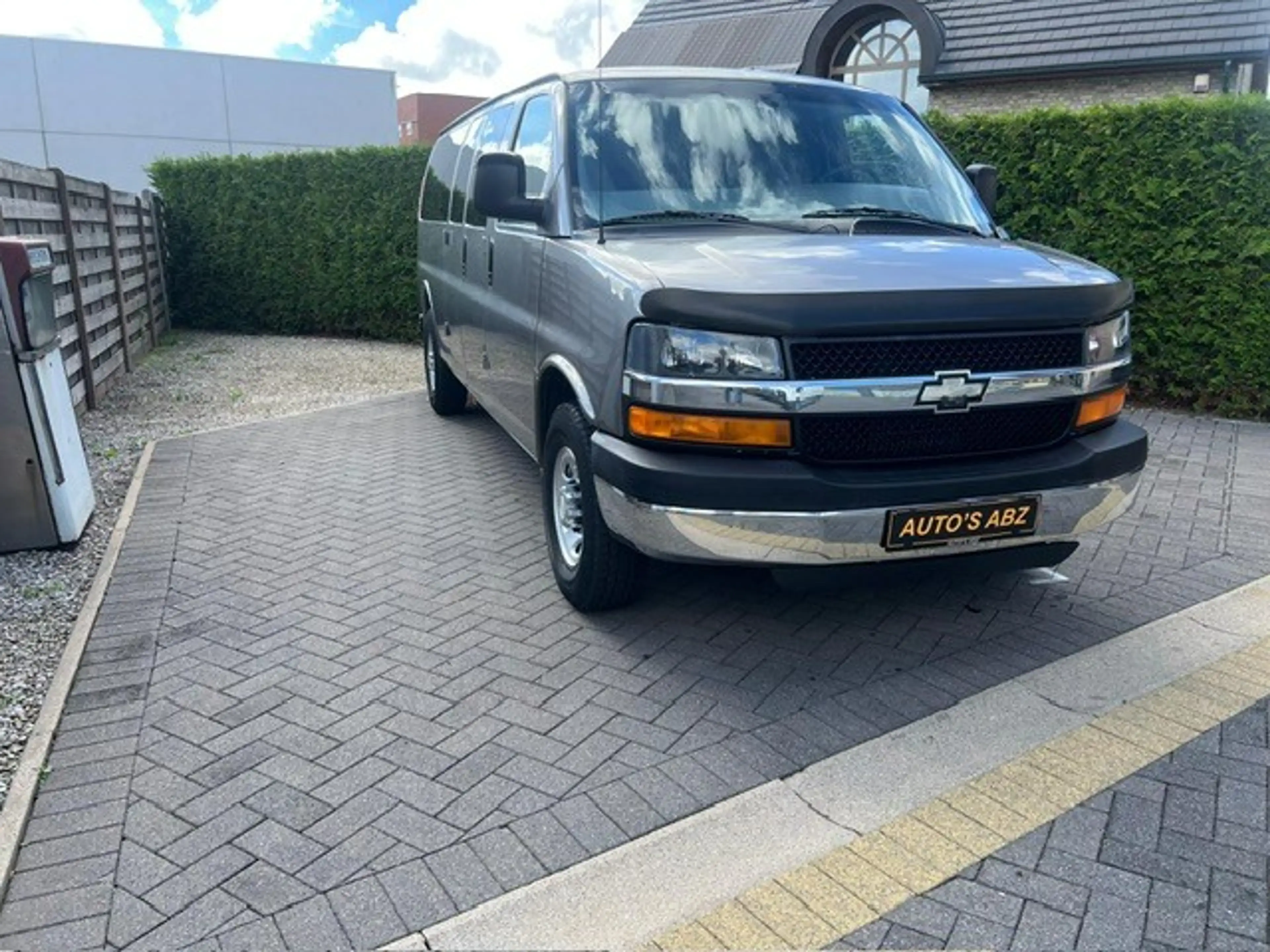 Chevrolet Express 3500 V8 — photo 5