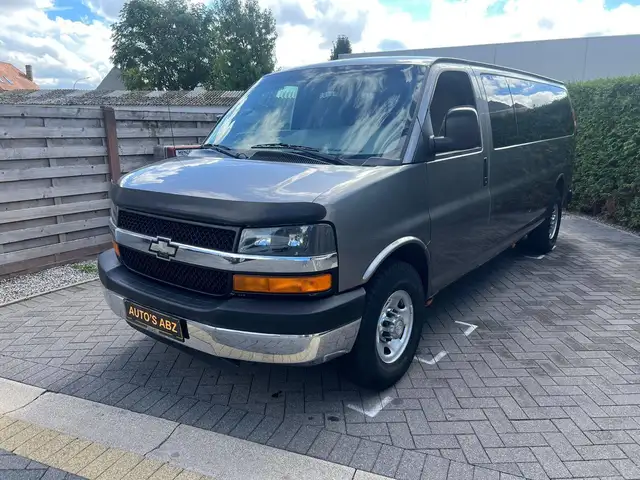 Chevrolet Express 3500 V8