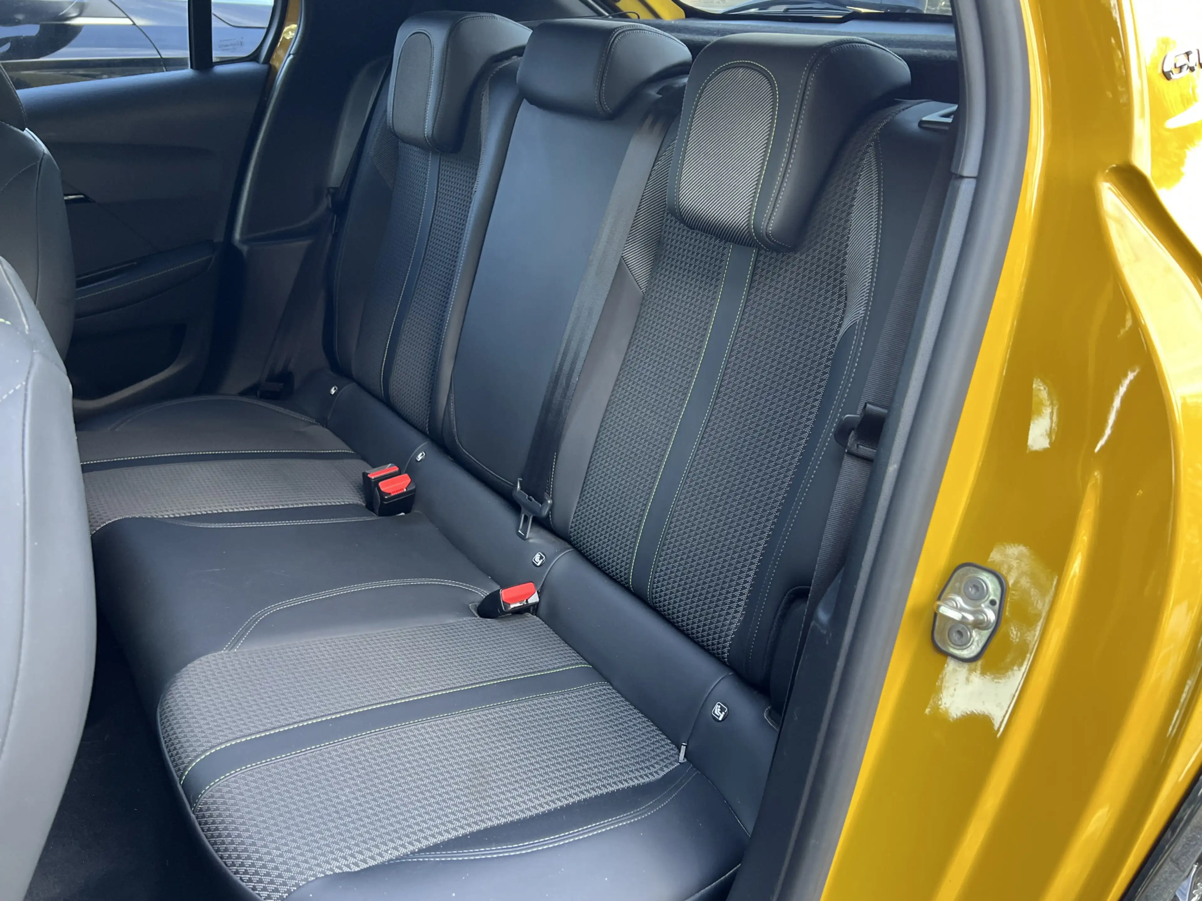 Peugeot 208 1.5 BlueHDi Blue Lease Allure | Virtual Cockpit | — photo 5