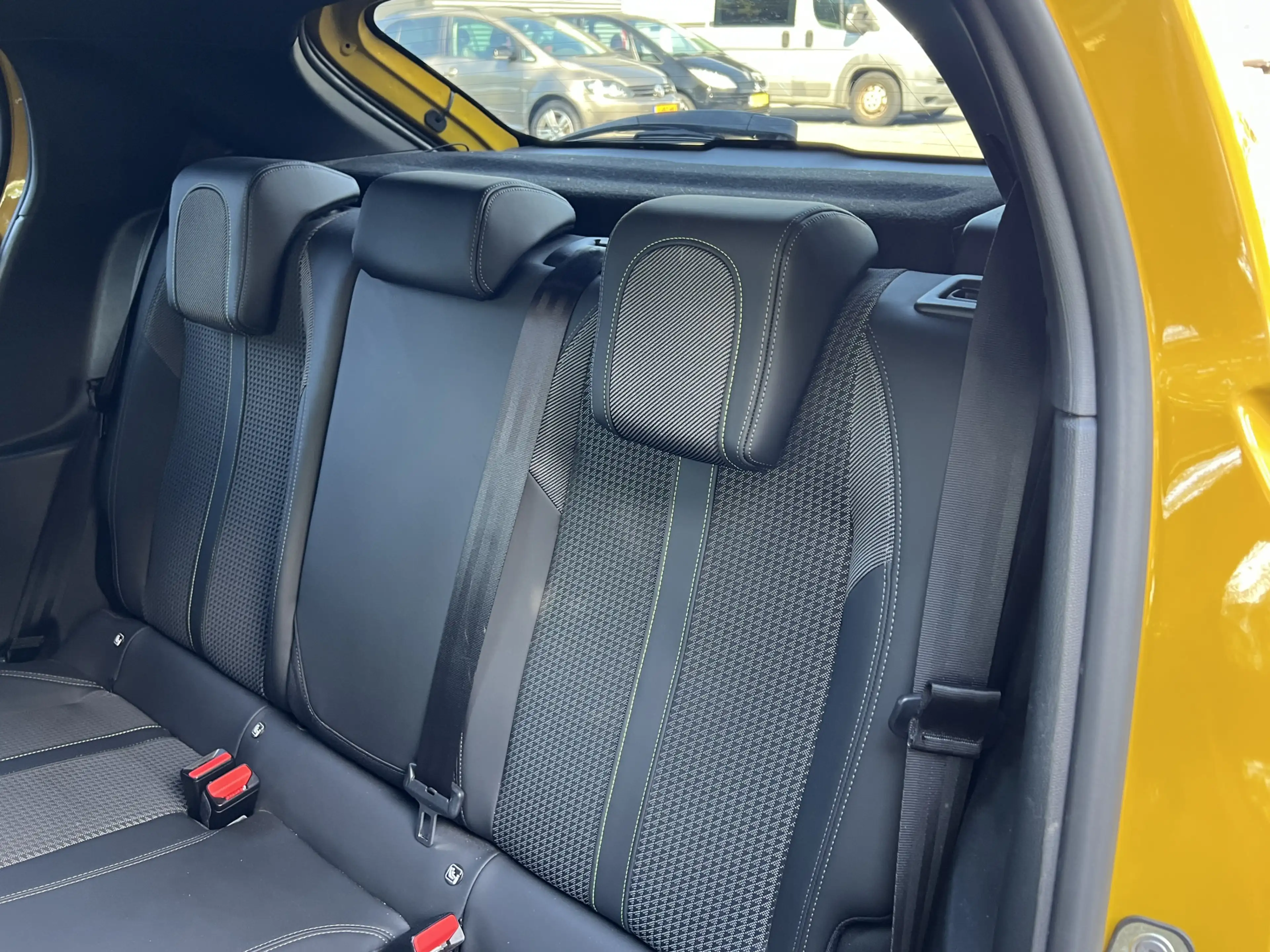 Peugeot 208 1.5 BlueHDi Blue Lease Allure | Virtual Cockpit | — photo 12