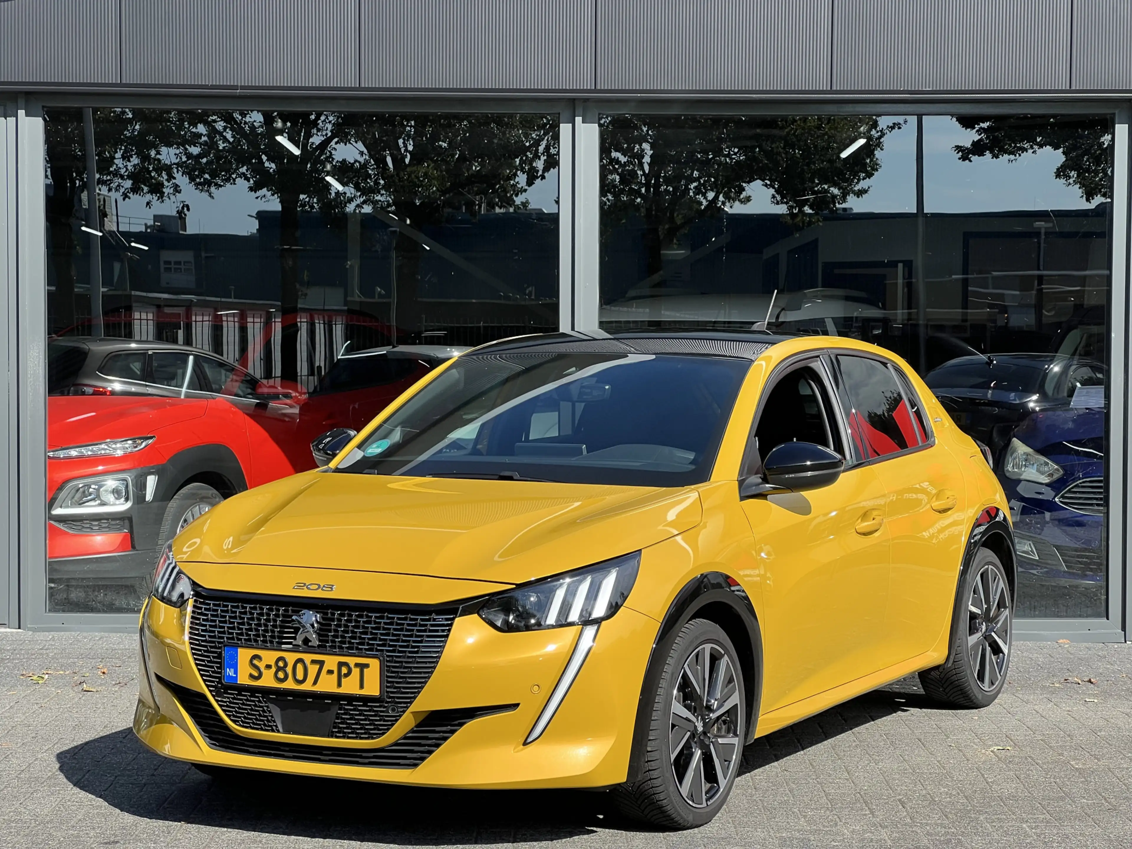 Peugeot 208 1.5 BlueHDi Blue Lease Allure | Virtual Cockpit | — photo 14