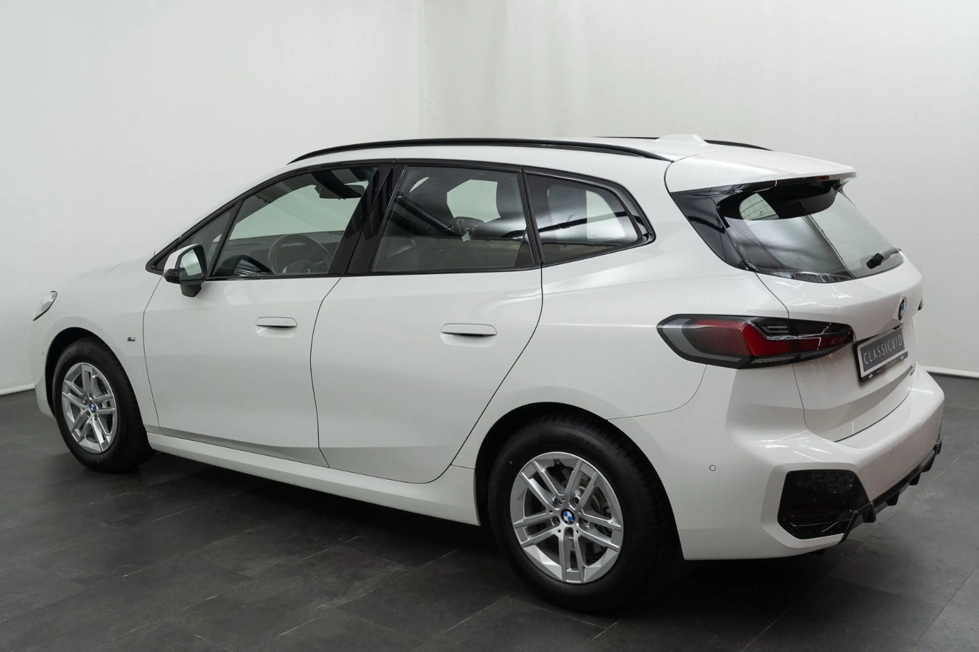 BMW 220 i Active Tourer M Sport — photo 5