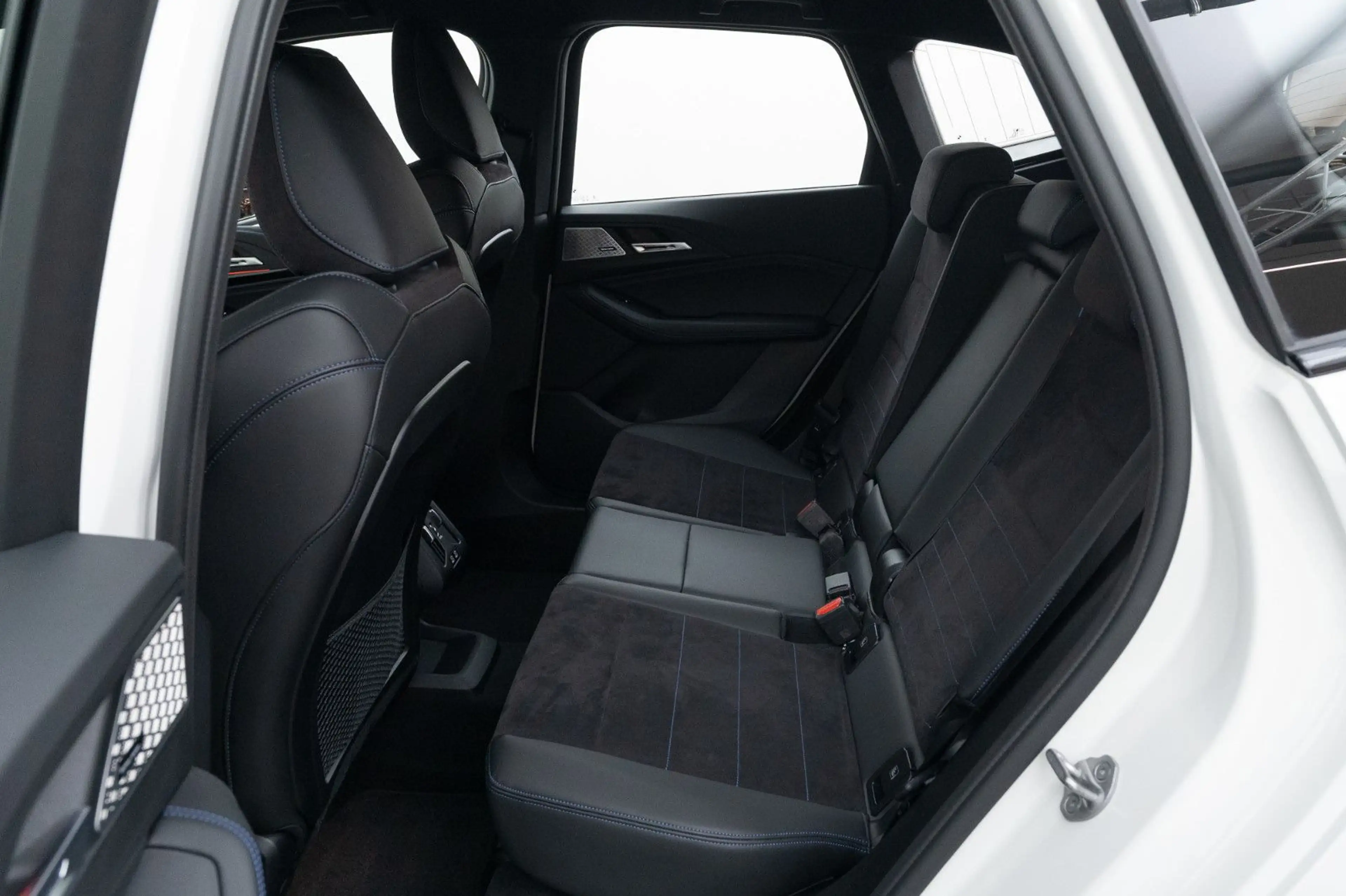 BMW 220 i Active Tourer M Sport — photo 12