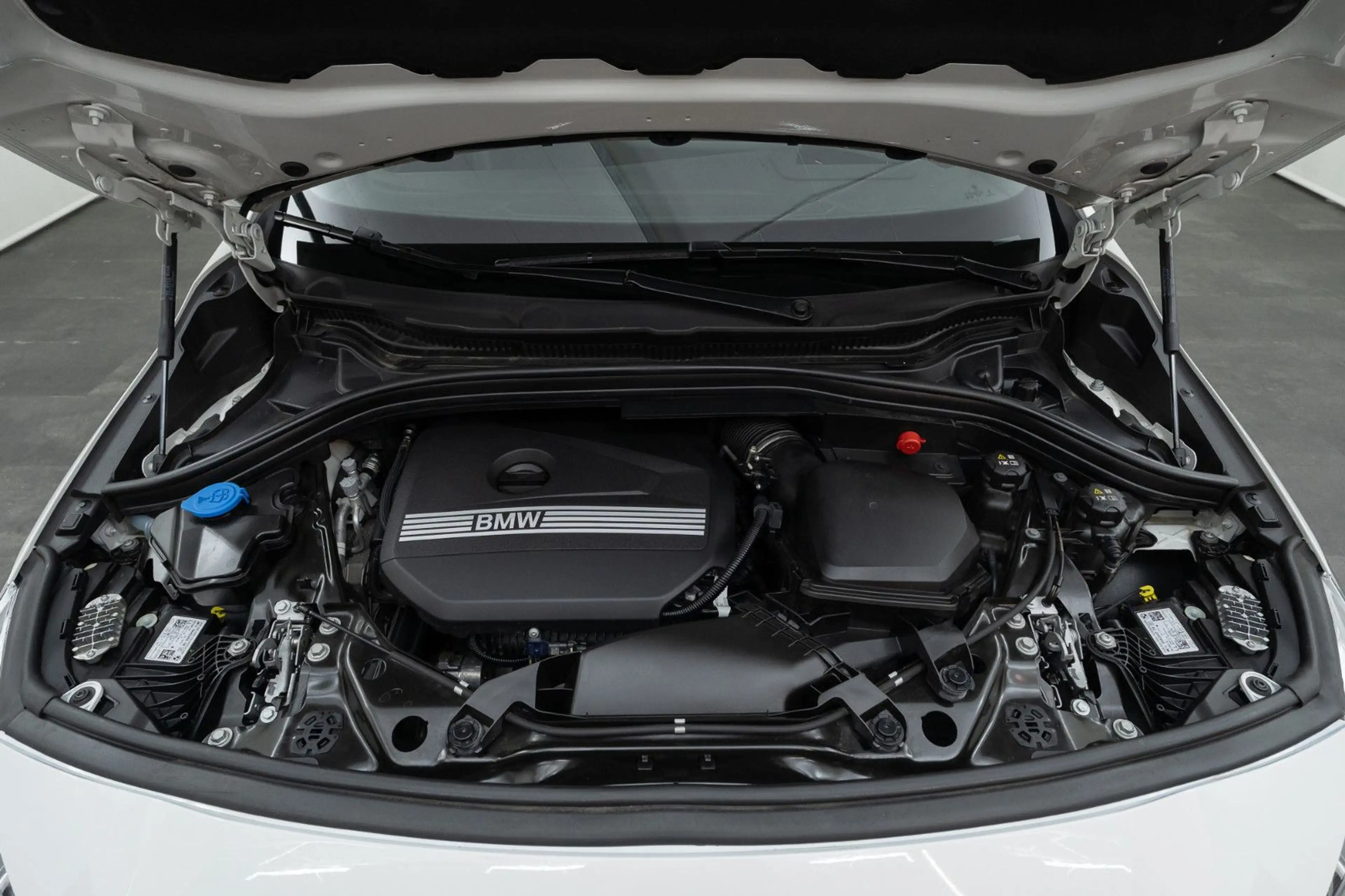 BMW 220 i Active Tourer M Sport — photo 7
