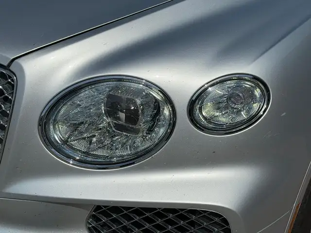 Bentley Bentayga view 2