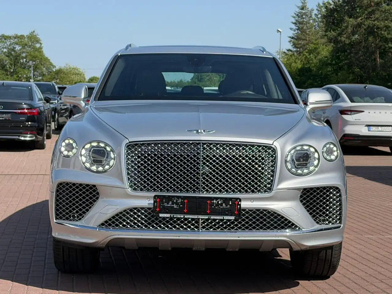 Bentley Bentayga 2021 — фото 15