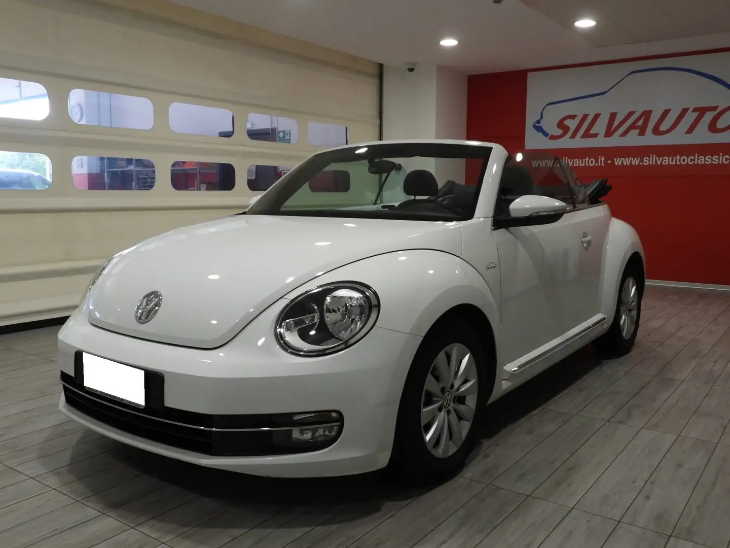 Volkswagen Maggiolino CABRIOLET 1.6 TDI 105CV DESIGN (2014) Bílá - 2